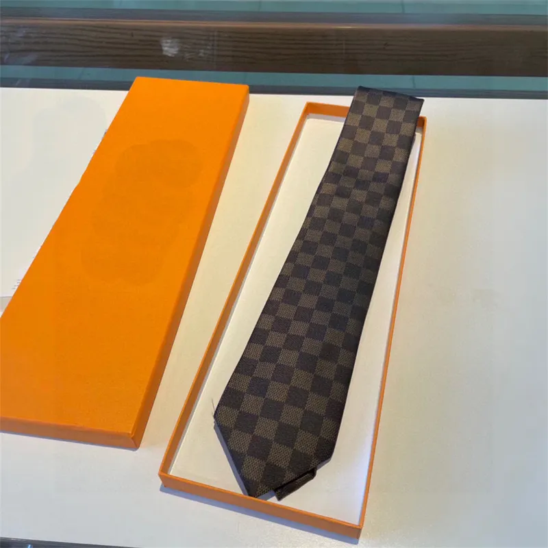 2024 Corbata de seda de alta calidad de lujo para hombre Corbata de seda negro azul Aldulto Jacquard Fiesta Boda Negocio Tejido 