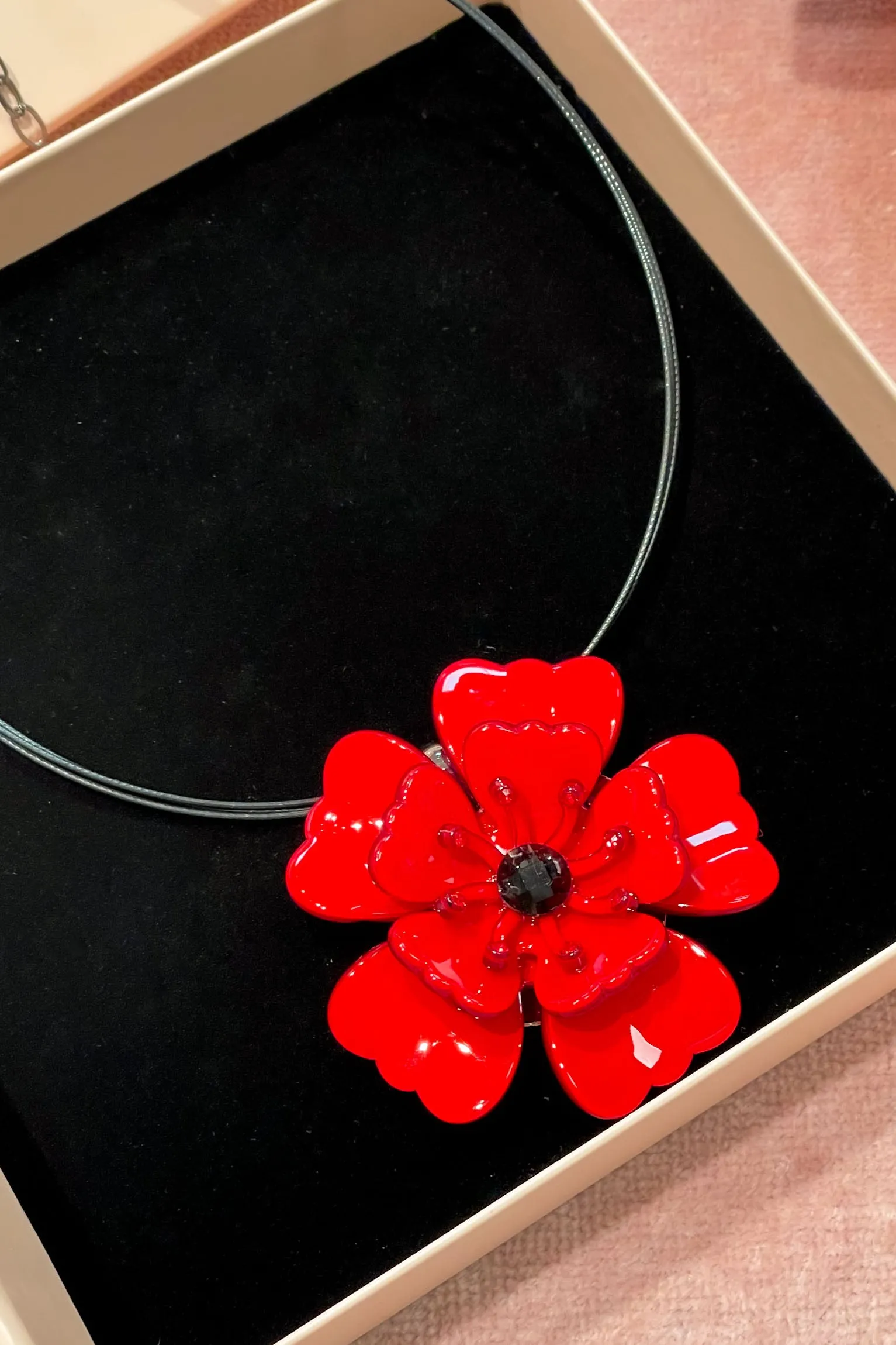 Gargantilla flor roja Sample Sale