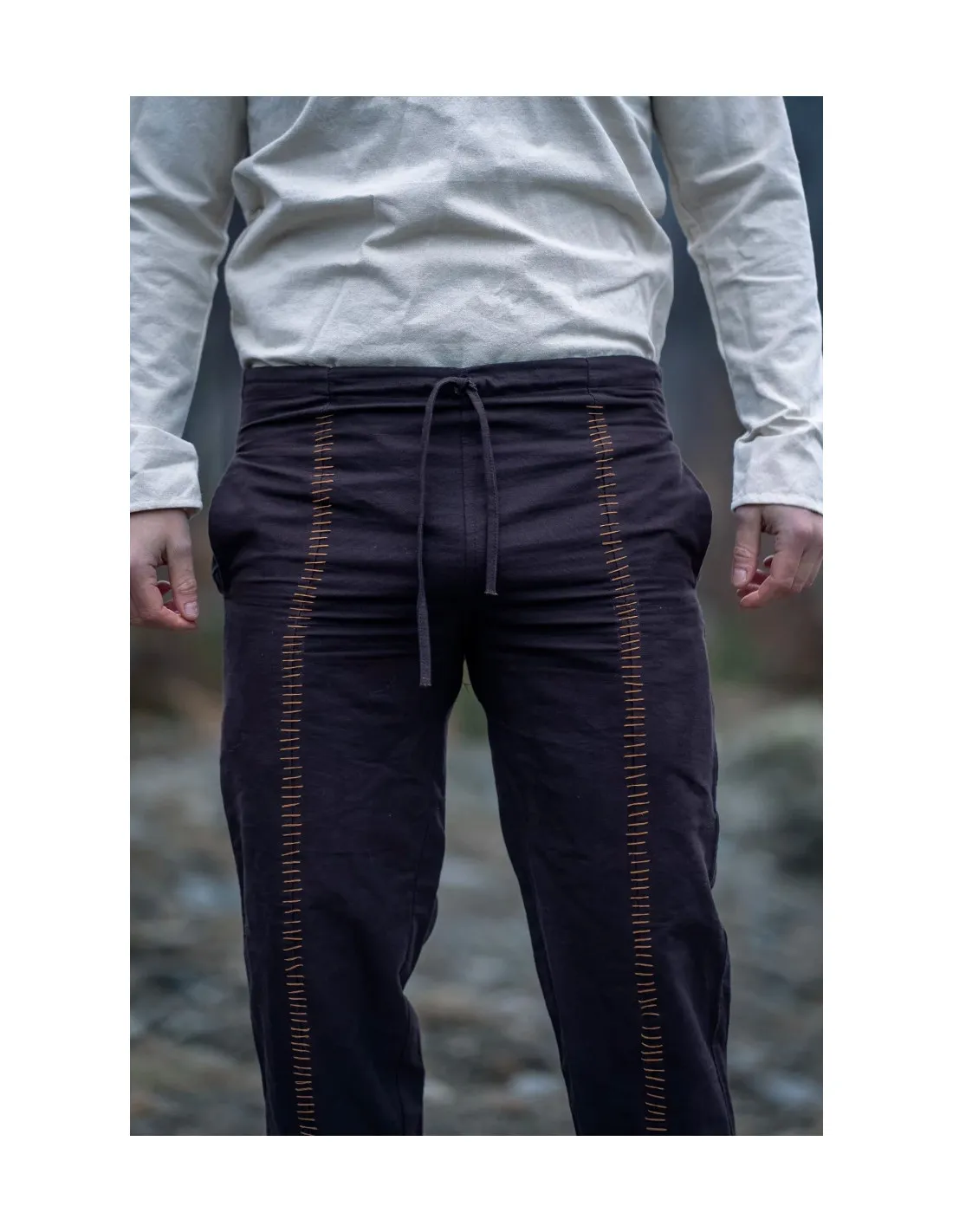 Pantalones medievales modelo Hermann, marrón oscuro