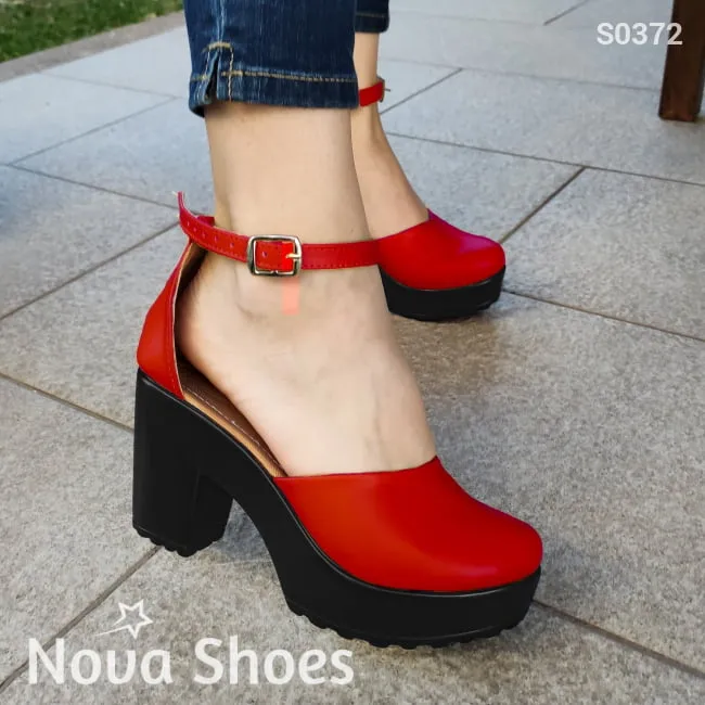 Tacones cerrados de enfrente con gargantilla